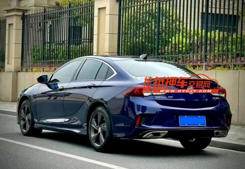 佛山21年别克君威7