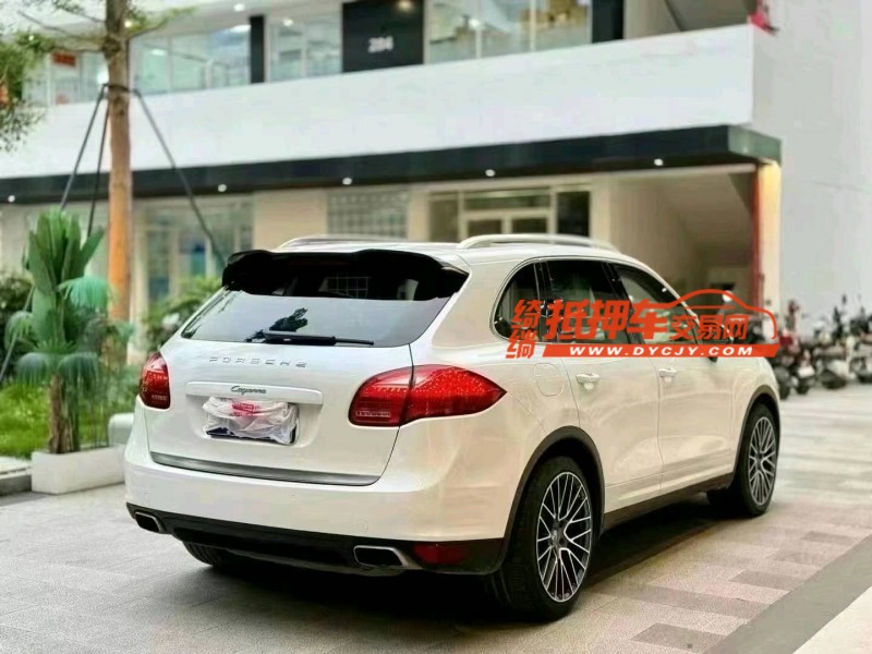 广州13年保时捷卡宴8