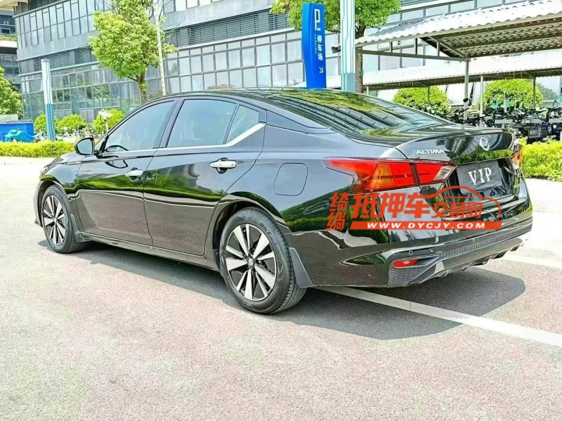 东莞22年日产天籁8