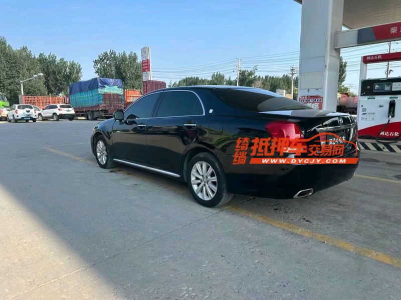 保定11年丰田皇冠8