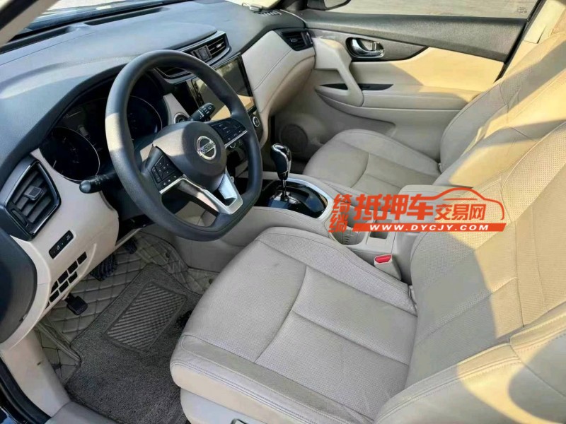 南寧18年日產奇駿4