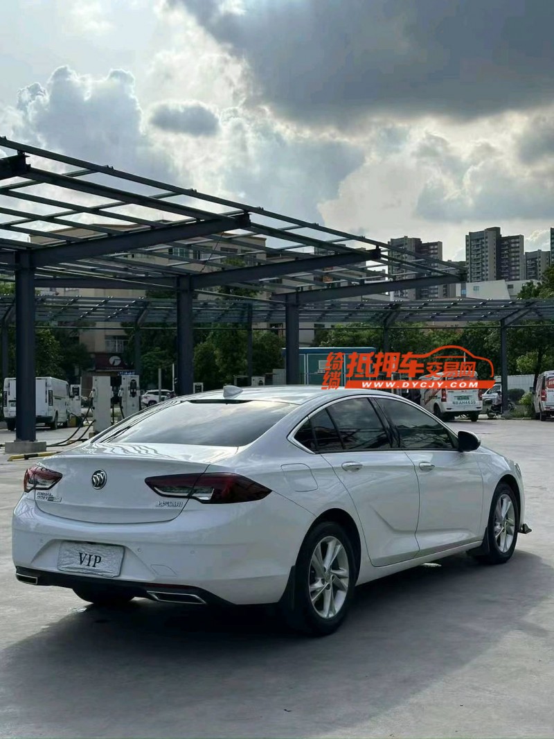 中山21年别克君越7