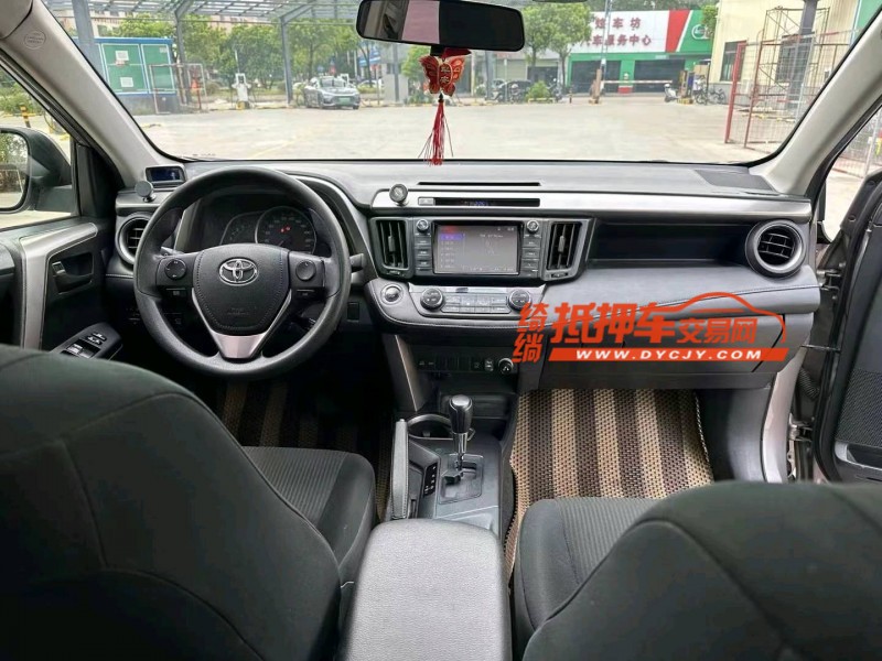 中山17年丰田RAV47