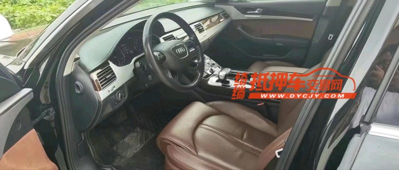 济宁18年奥迪A8L3
