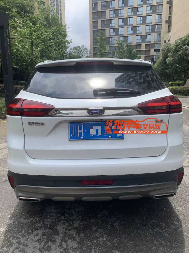 成都19年吉利博越9