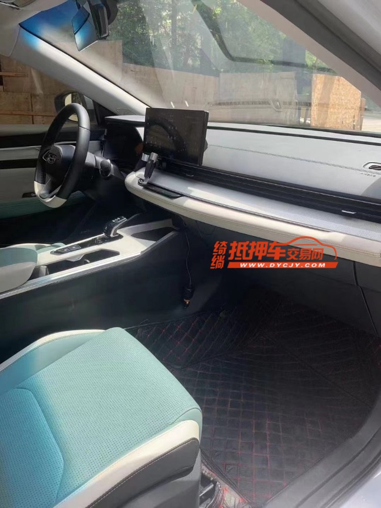 成都22年吉利帝豪6