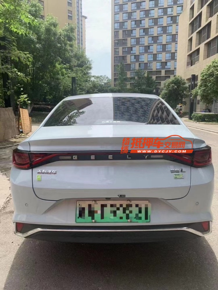 成都22年吉利帝豪9