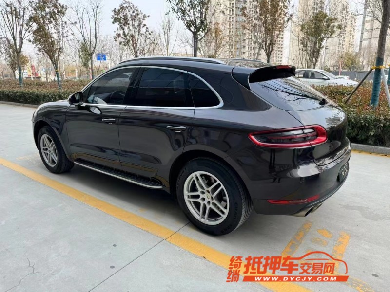济宁16年保时捷Macan4