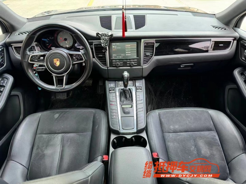 济宁16年保时捷Macan7