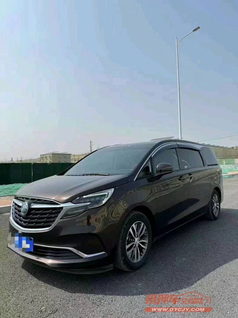 青岛22年别克GL82