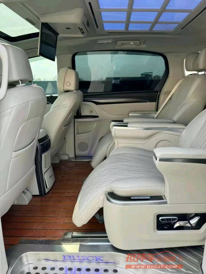 青岛22年别克GL86