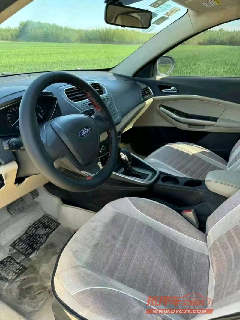 青岛15年福特福睿斯4
