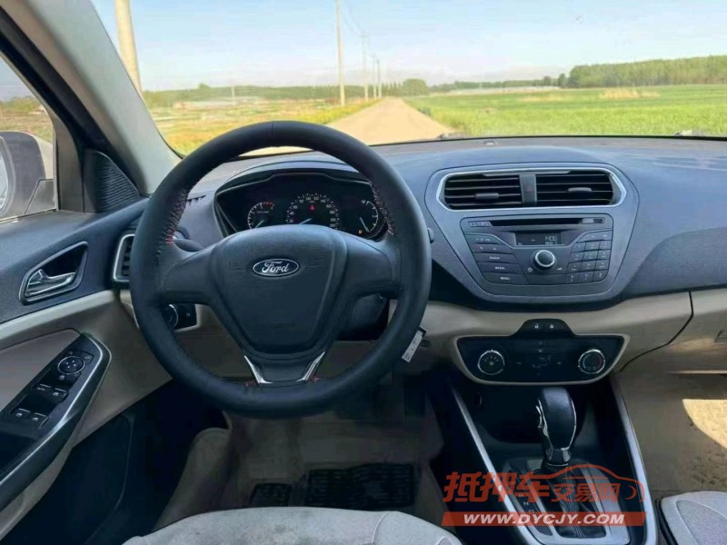 青岛15年福特福睿斯5