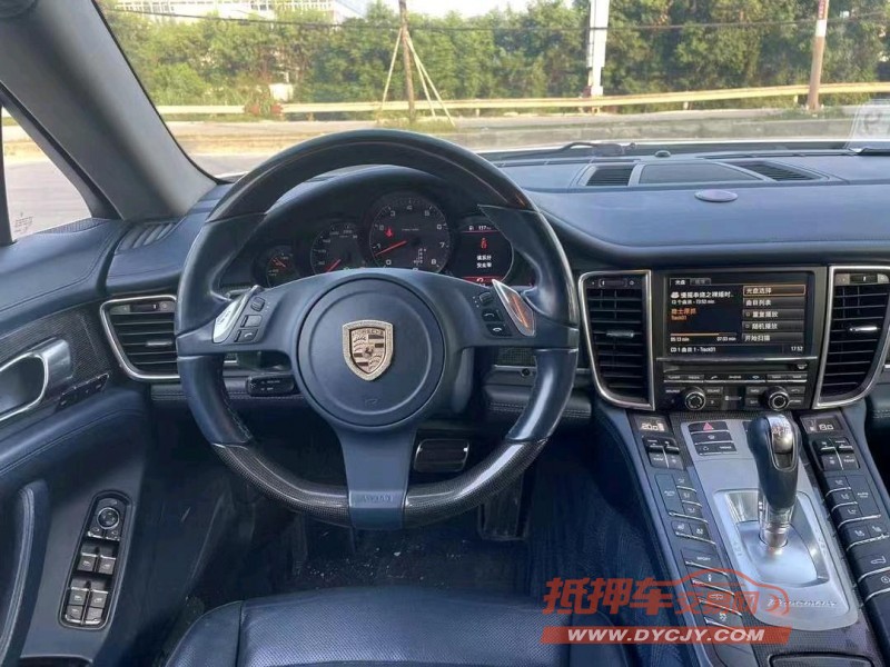 广州12年保时捷帕拉梅拉5