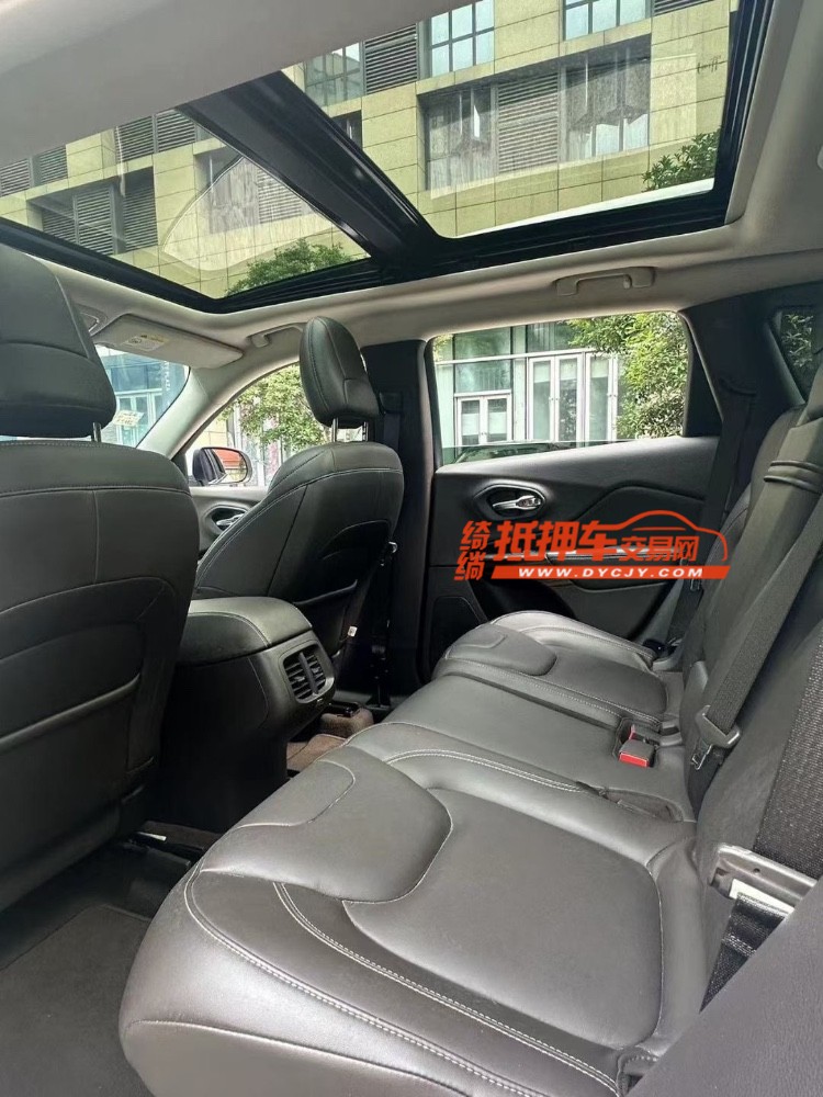 成都17年Jeep自由光7