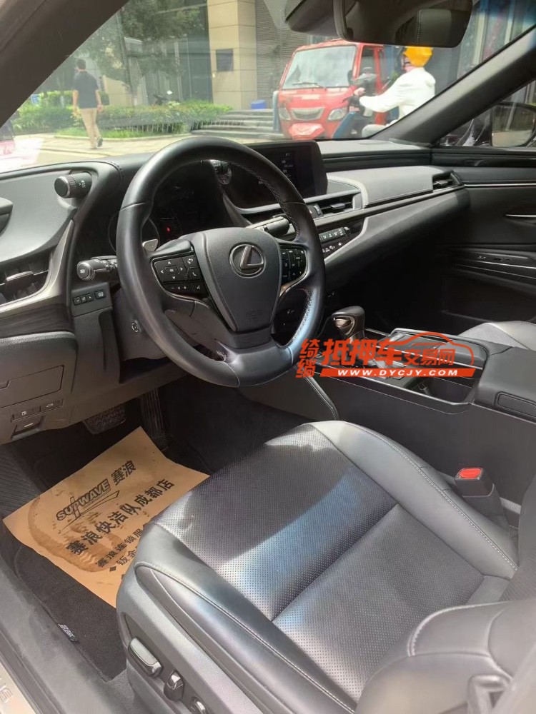 成都20年雷克萨斯ES6