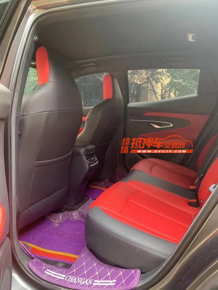 成都21年长安汽车UNI-T7