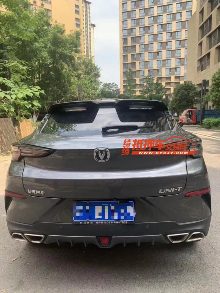 成都21年长安汽车UNI-T9