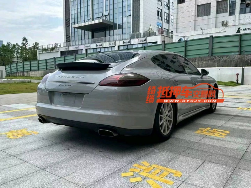 广州13年保时捷帕拉梅拉8
