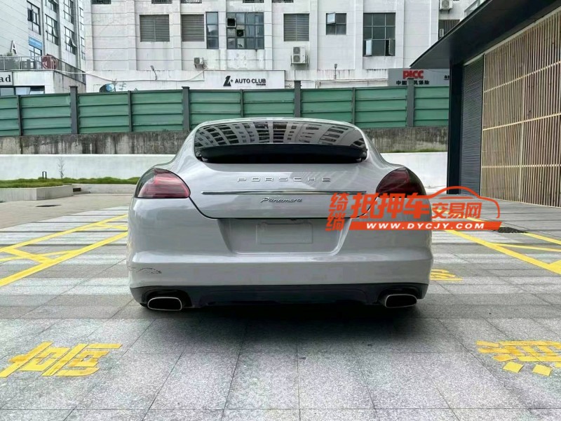 广州13年保时捷帕拉梅拉9