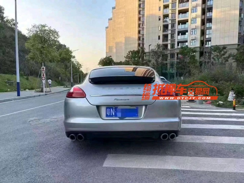 广州12年保时捷帕拉梅拉9