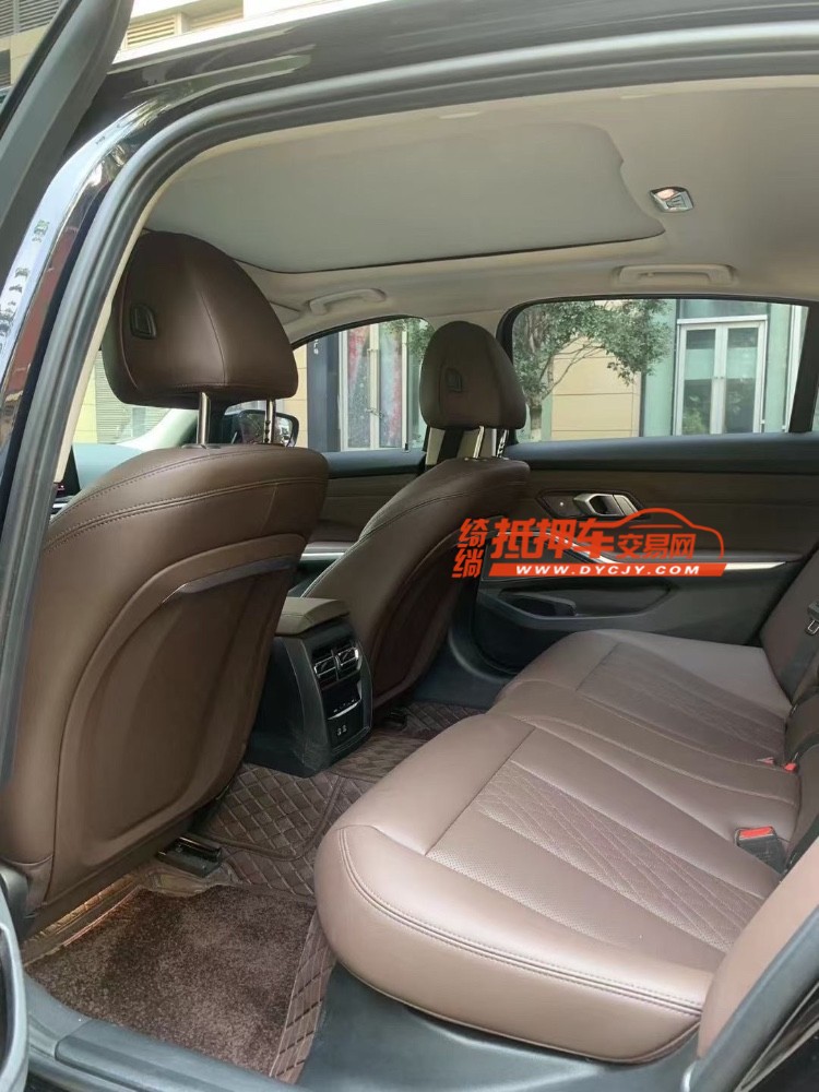 成都23年宝马3系7