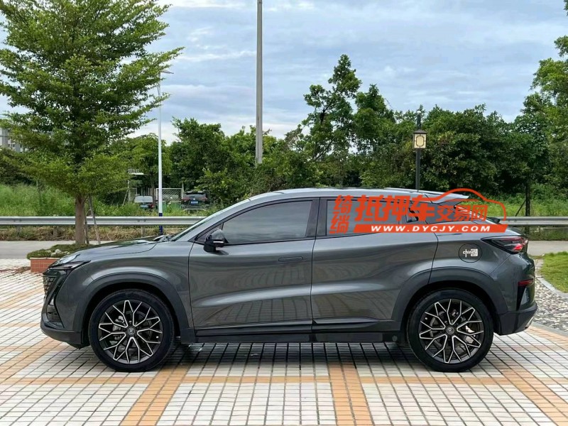 汕头22年长安汽车UNI-T3