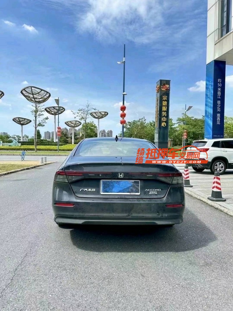 汕头24年本田雅阁8