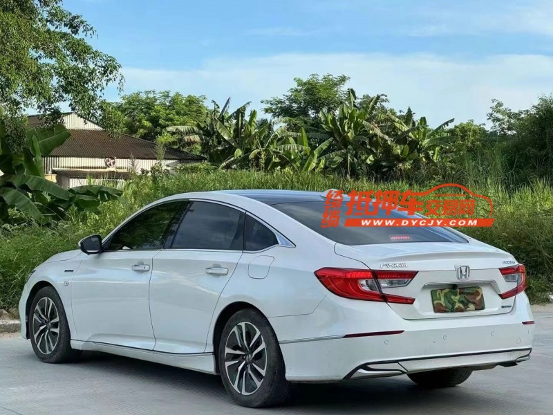 汕头18年本田雅阁8