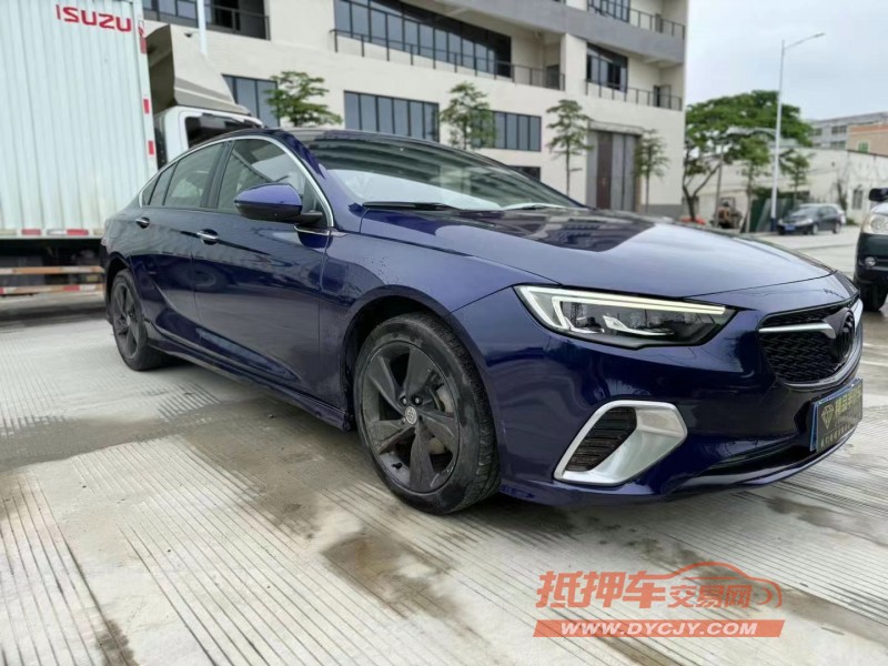 汕头19年别克君威2