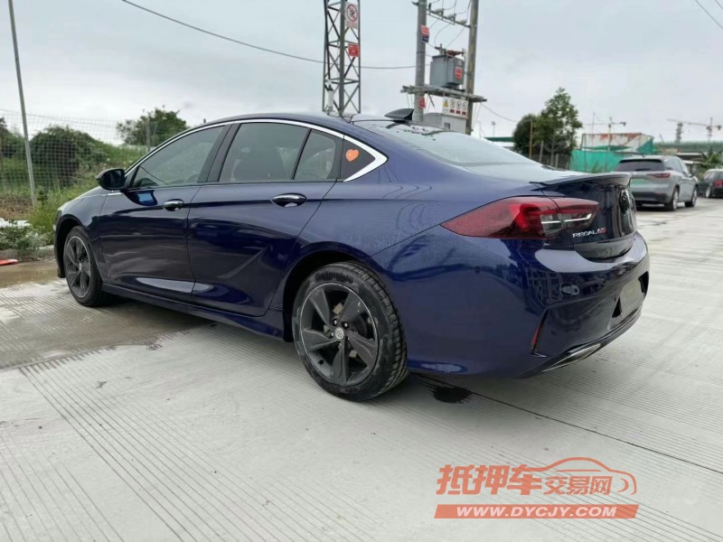 汕头19年别克君威7