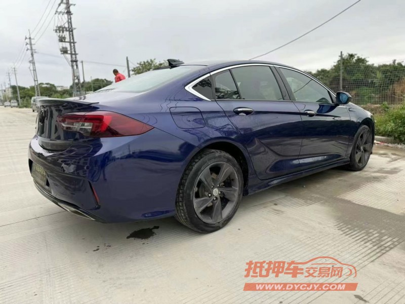 汕头19年别克君威8