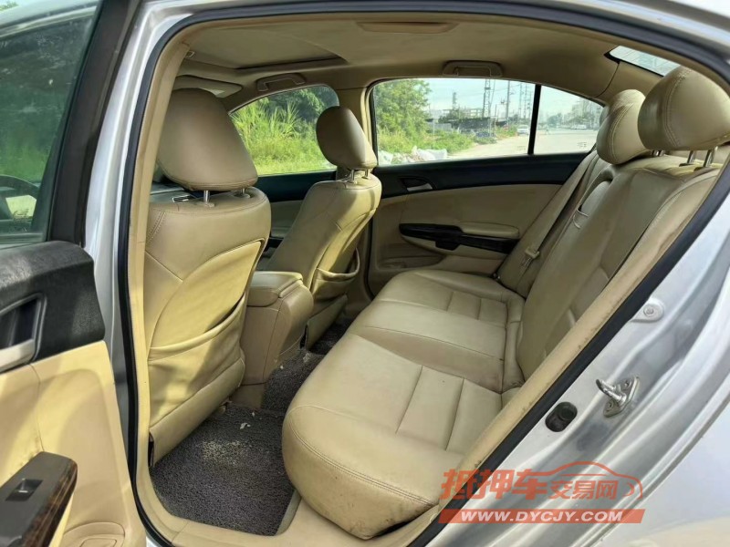 汕头10年本田雅阁4