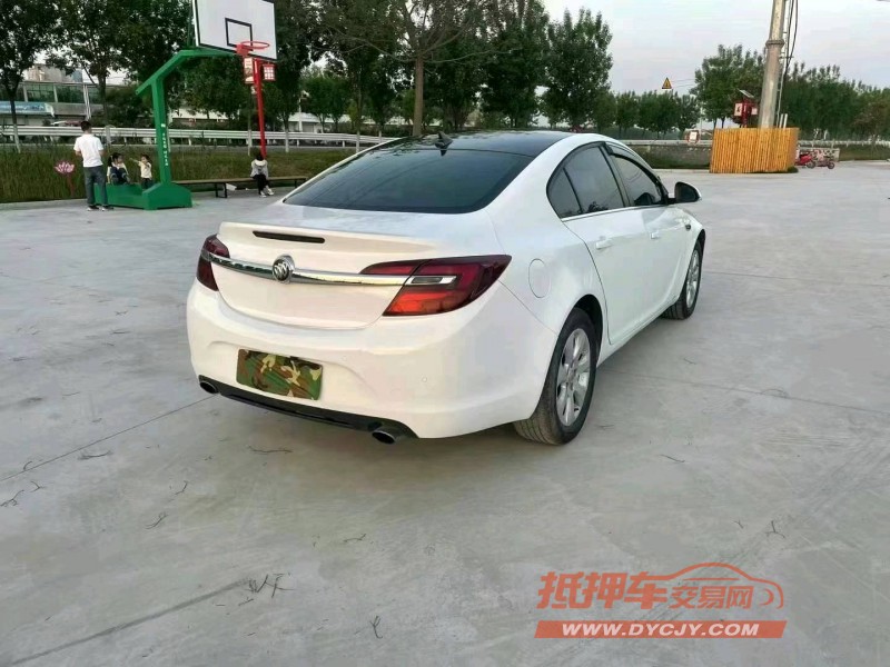 徐州16年别克君威8