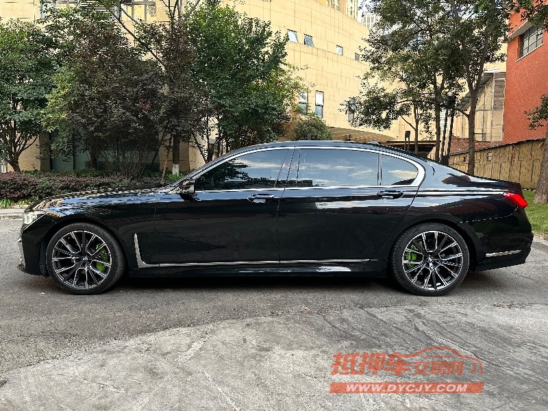 成都21年宝马7系3