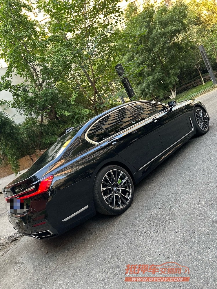 成都21年宝马7系8