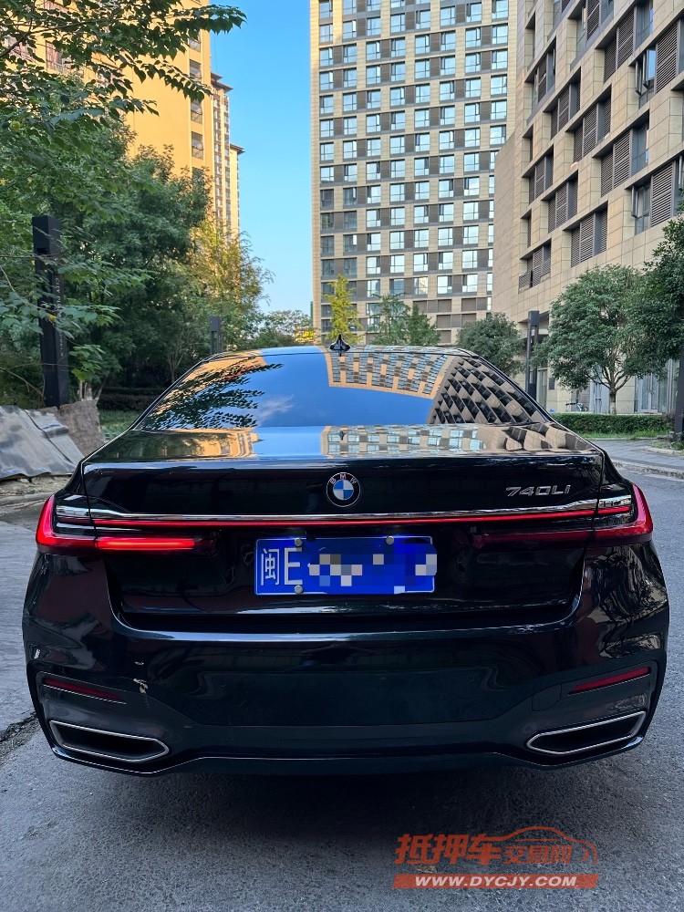 成都21年宝马7系9