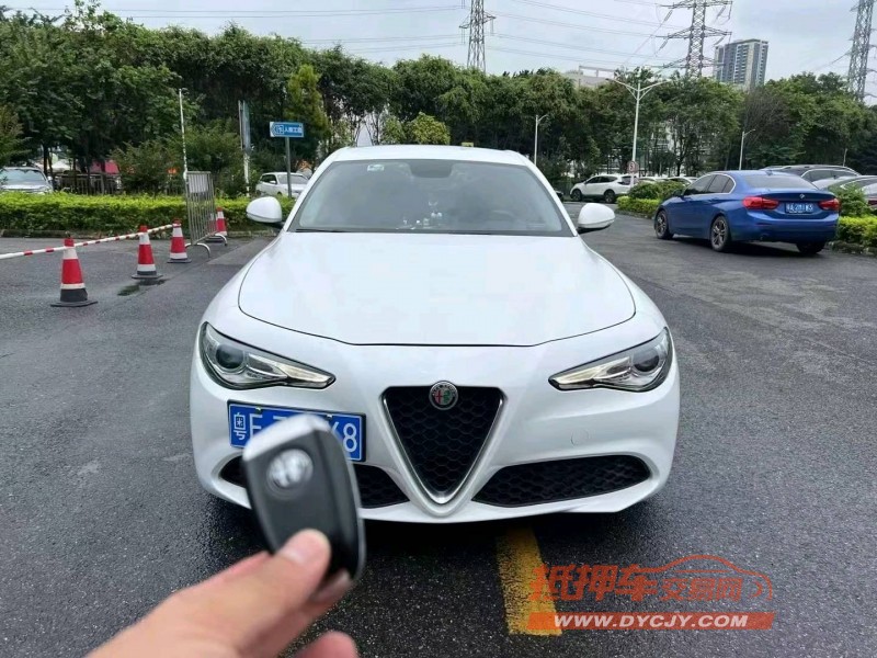 广州19年阿尔法·罗密欧Giulia1