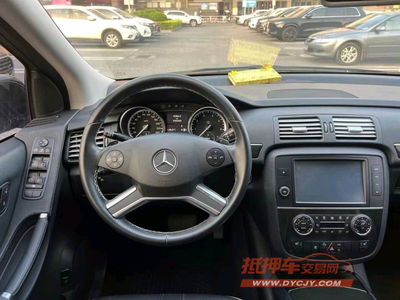 广州18年奔驰R8
