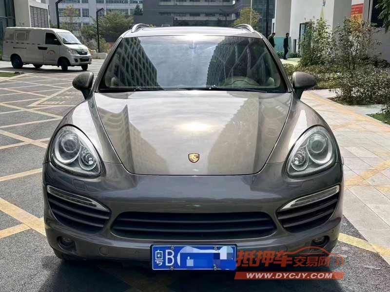深圳12年保时捷卡宴1