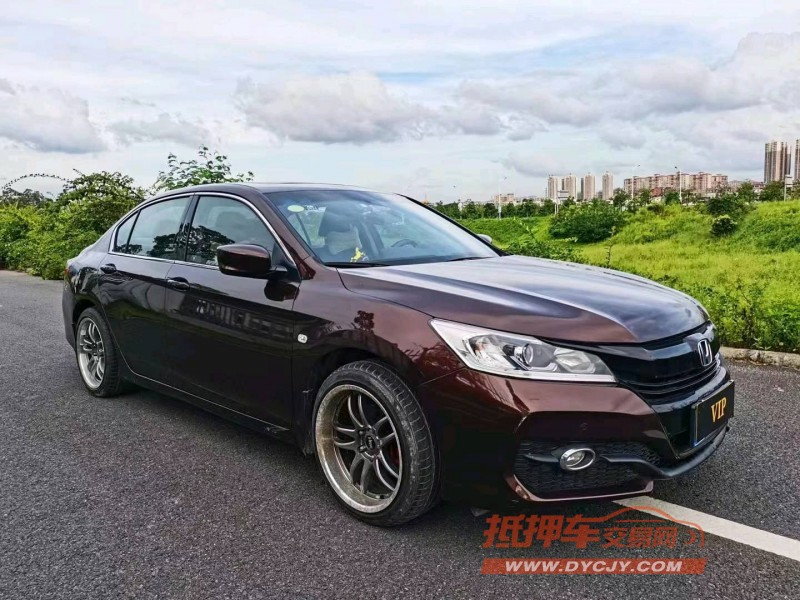 东莞17年本田雅阁3