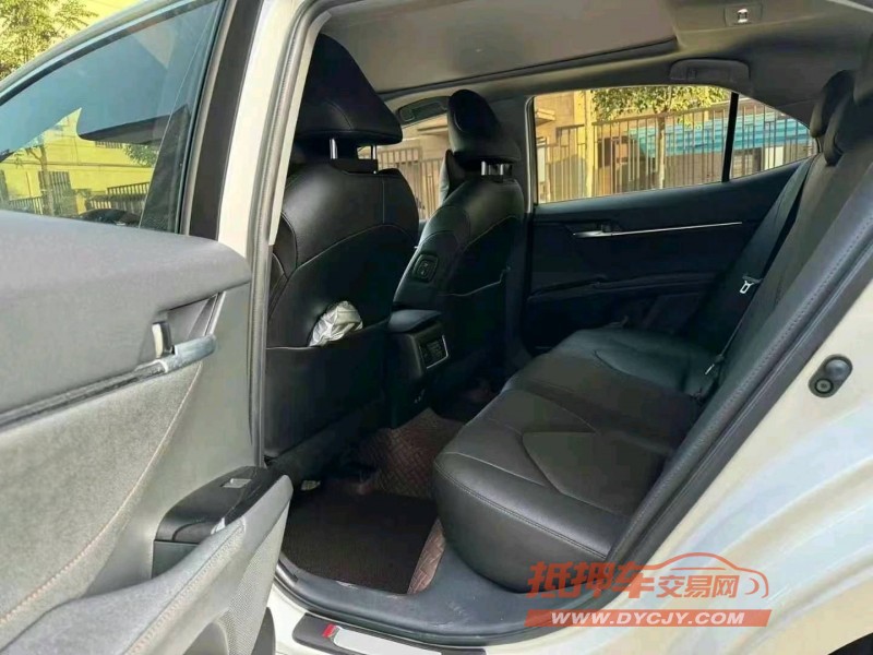 潍坊22年丰田凯美瑞3