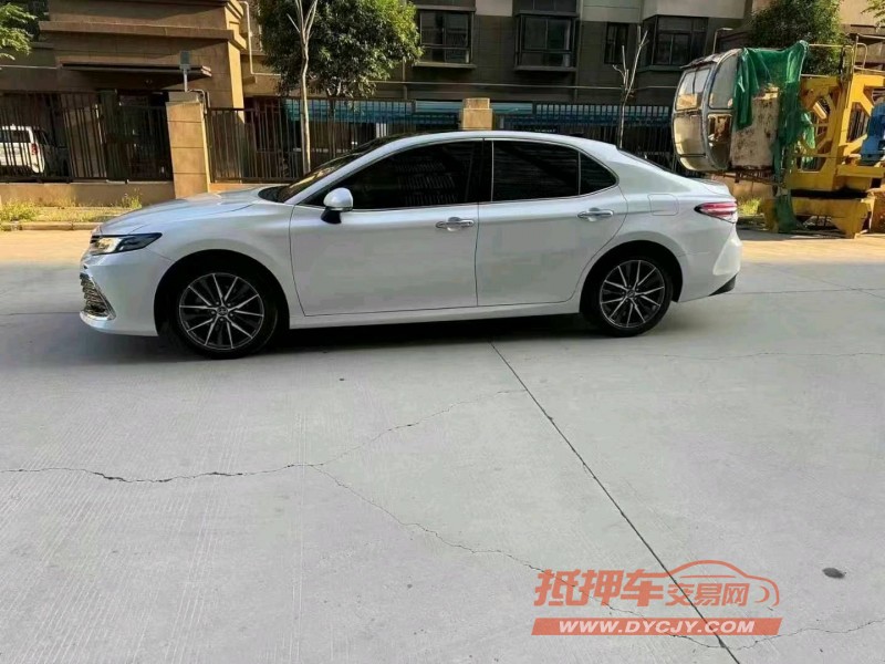 潍坊22年丰田凯美瑞4