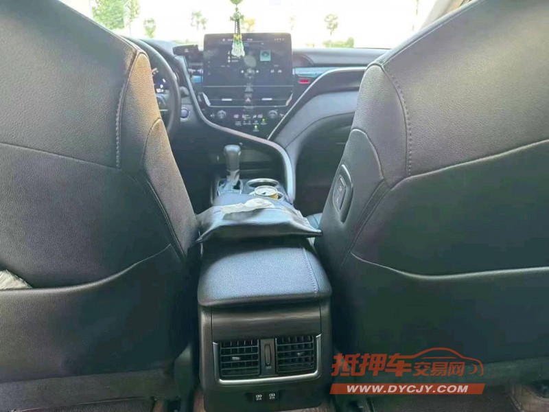 潍坊22年丰田凯美瑞7