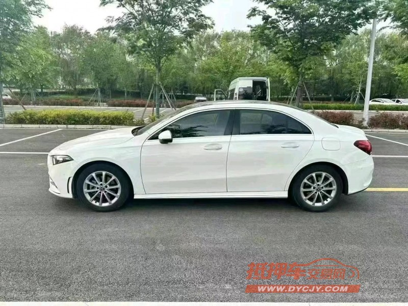 徐州22年奔驰A3