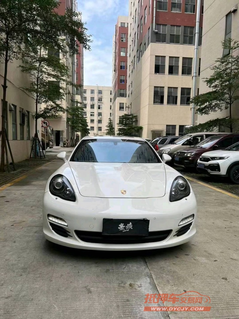 广州12年保时捷帕拉梅拉1