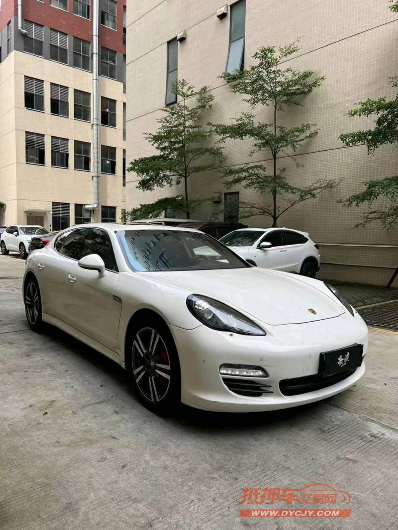 广州12年保时捷帕拉梅拉3