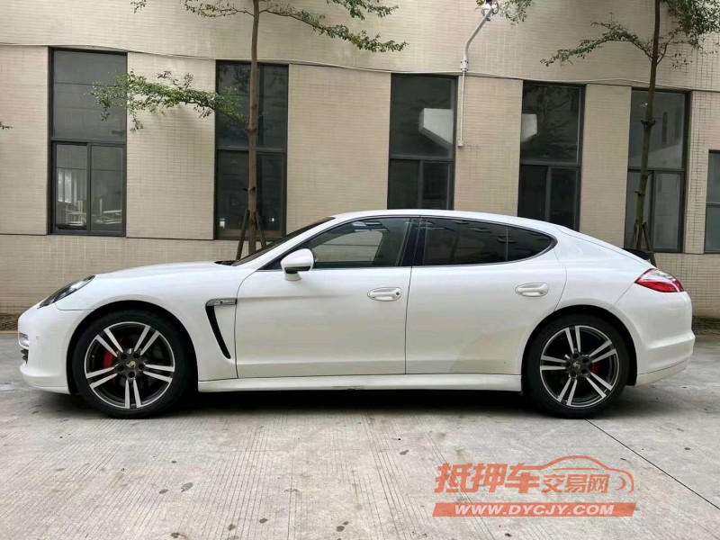 广州12年保时捷帕拉梅拉5