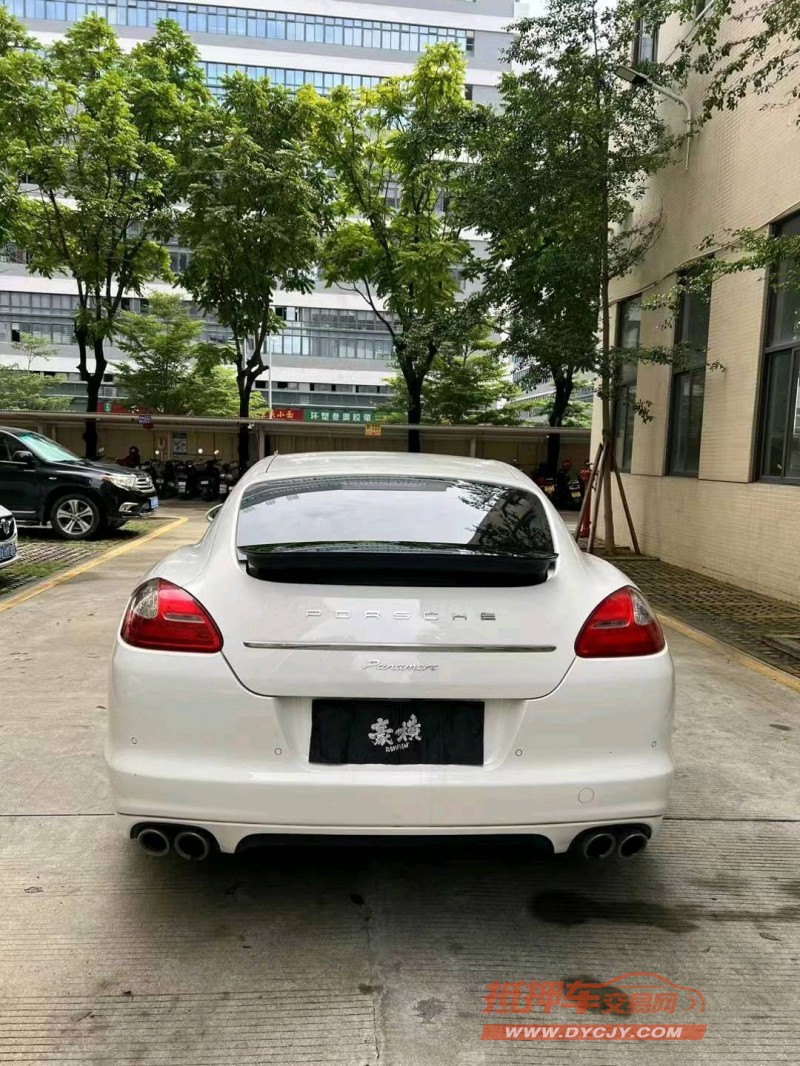 广州12年保时捷帕拉梅拉9