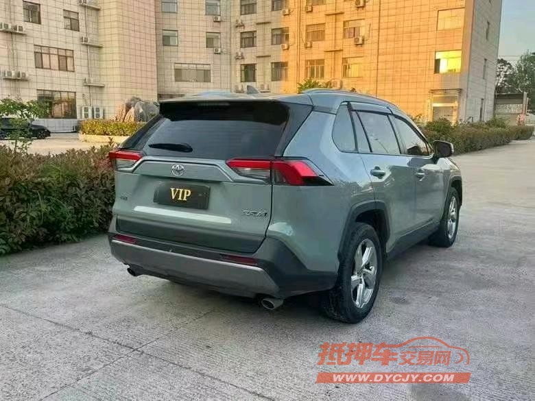 宿迁20年丰田RAV4荣放8